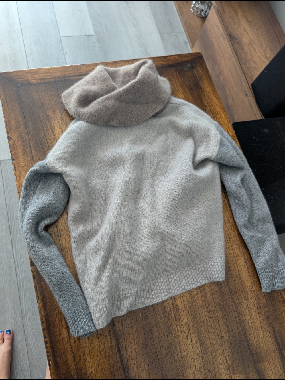 Saks Fifth Avenue Cashmere Sweater - Taupe